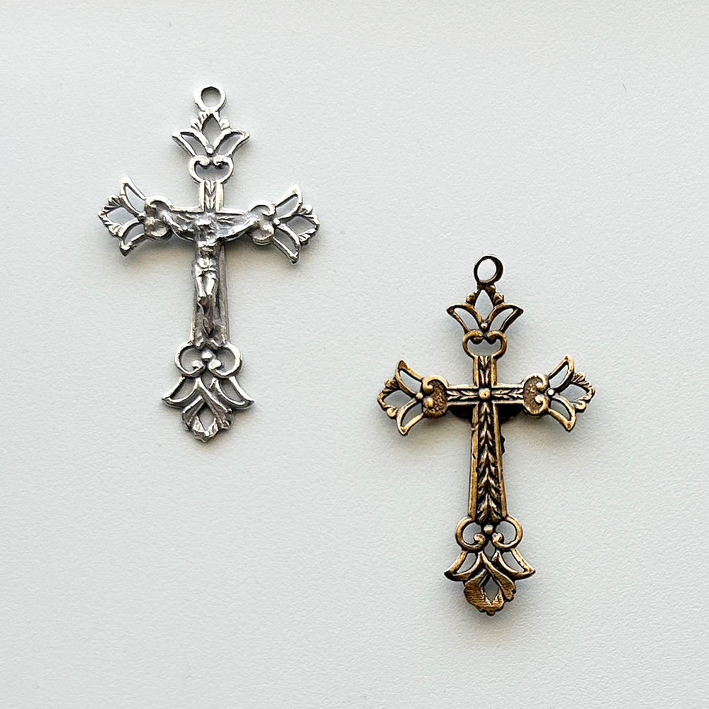 1062-1 - Crucifix - Delicate