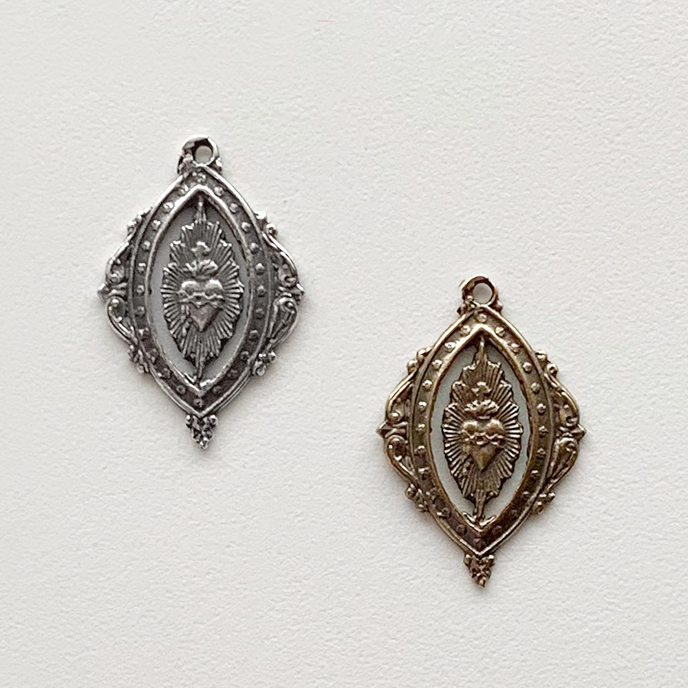 1337 - MEDAL/PENDANT - Sacred Heart, Open Work, Delicate