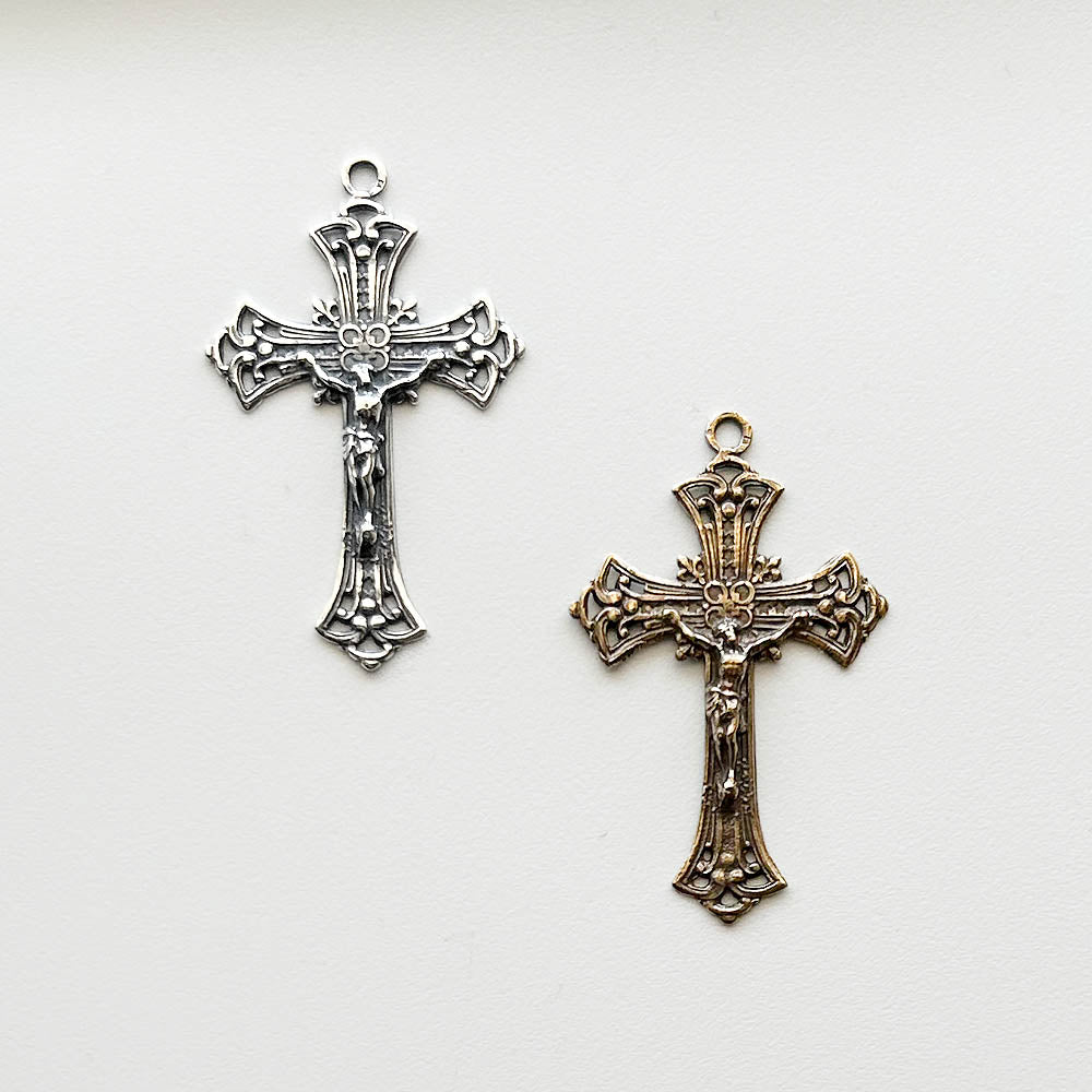 642 - Crucifix, Elegant 4 Circles