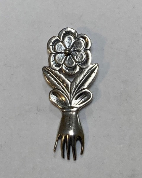 086 - Milagro/Pendant - Hand w/Flower