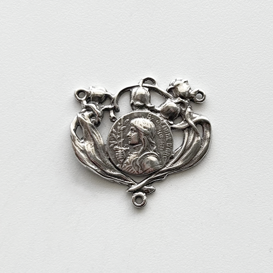 1092 - Center - Joan of Arc w/Lilies of the Valley