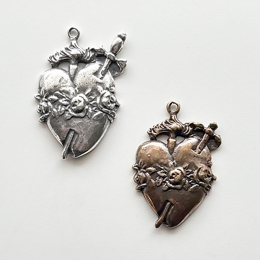 1119 - Medal - Pierced Heart w/roses