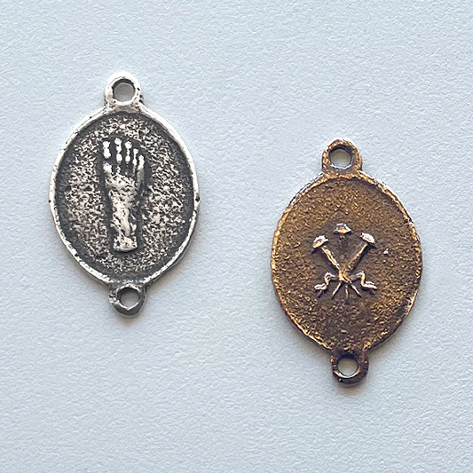 1247 - MEDAL/LINKS SET - Wounds of Passion, Rustic, Bulgaria