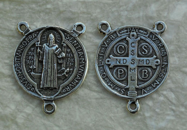 1318 CENTER, Small St. Benedict/St. Benedict Prayer