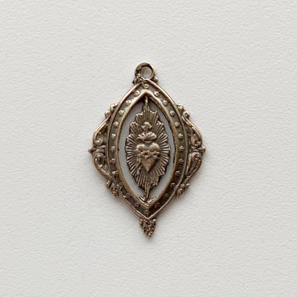 1337 - MEDAL/PENDANT - Sacred Heart, Open Work, Delicate
