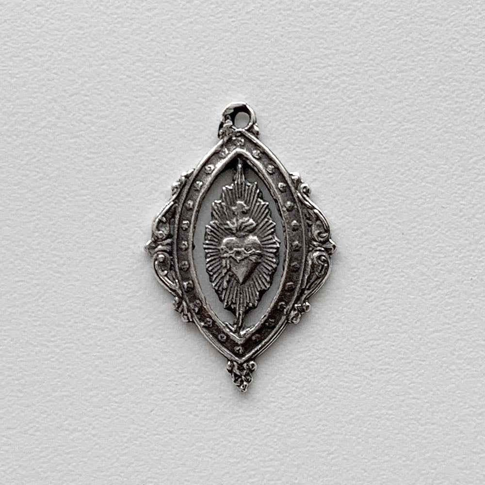 1337 - MEDAL/PENDANT - Sacred Heart, Open Work, Delicate