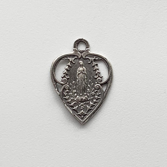 1372 - MEDAL, Heart Shaped, Our Lady of Lourdes, Delicate