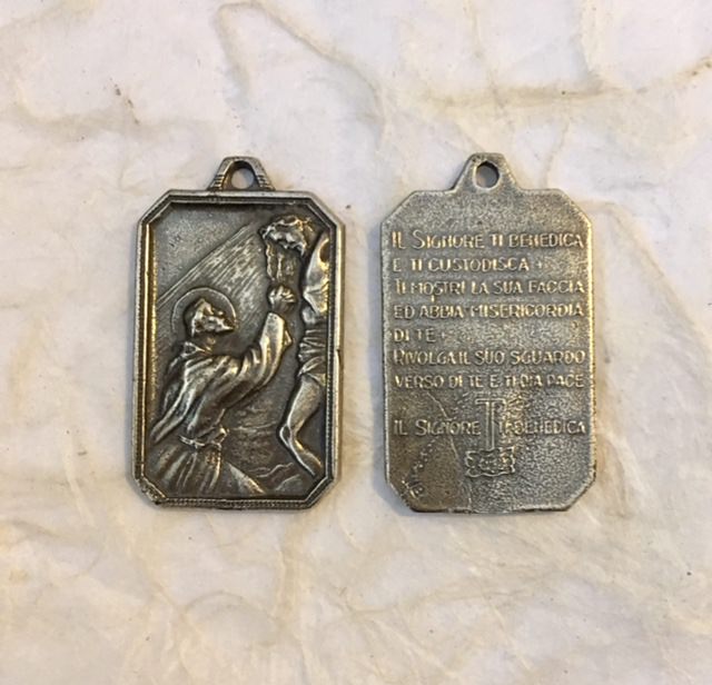 1380 - MEDAL, Crucifixion/ The Lord bless you and keep you prayer