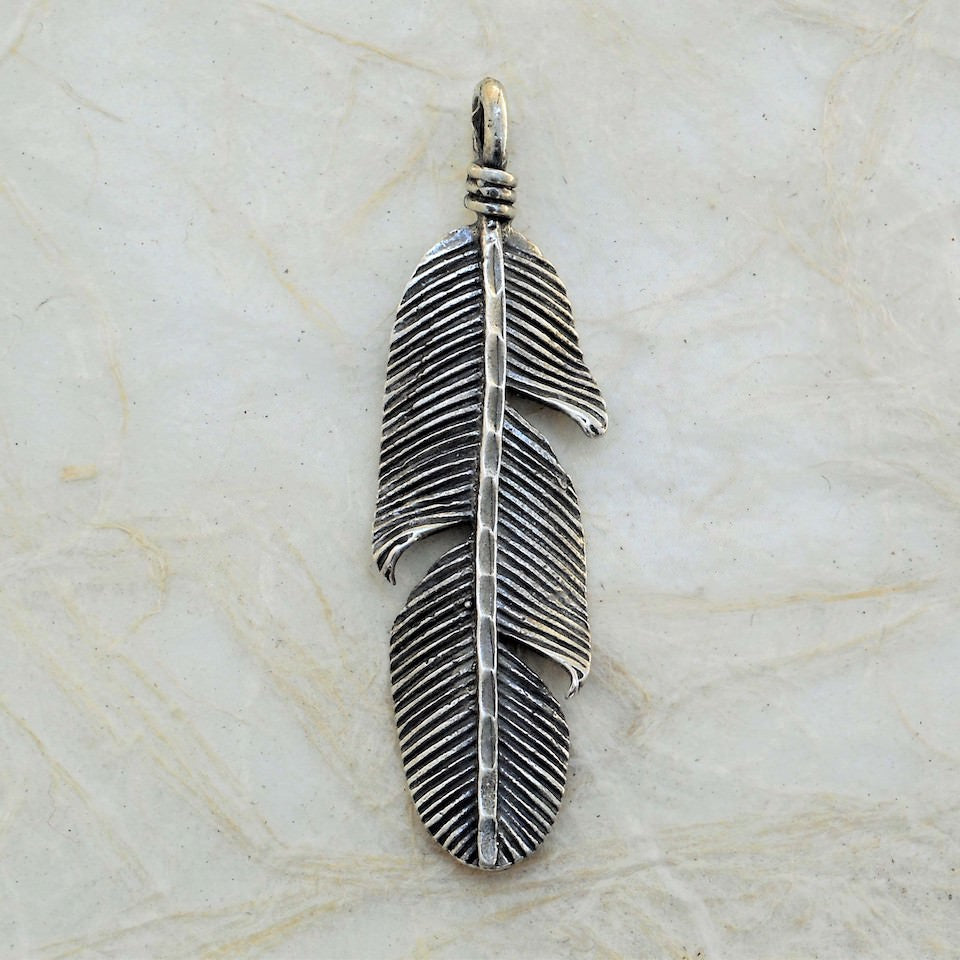 1401 - CHARM/PENDANT/NATIVE AMERICAN - Feather, One sided