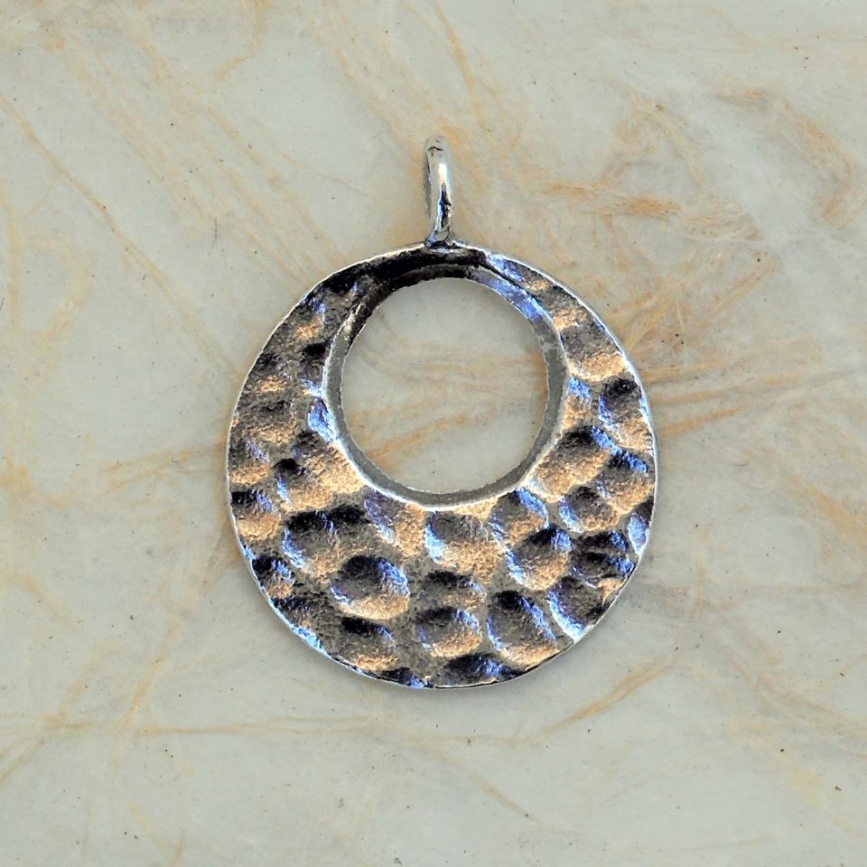 1407 DANGLE/EARRING, Circular with Round Opening under Ring, Hammered