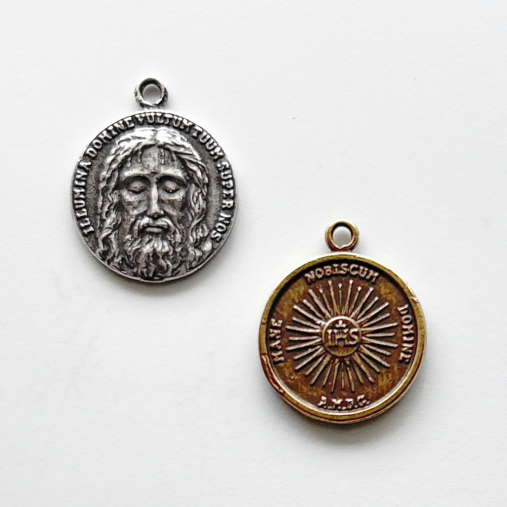 1426 MEDAL - Holy Face of Jesus - 2 sided - 7/8