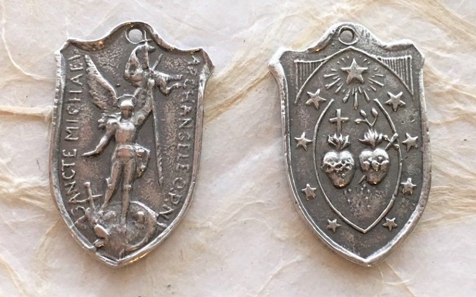 1431 - MEDAL, Saint Michael, Archangel,/Hearts of Mary and Jesus with Star