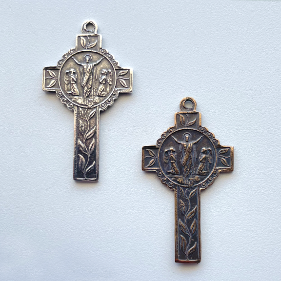 1438 CROSS– Jesus and Two Angels / "I am the Resurrection and the Life," Simply Beautiful