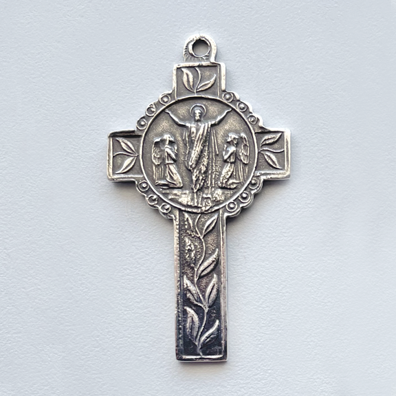 1438 CROSS– Jesus and Two Angels / "I am the Resurrection and the Life," Simply Beautiful