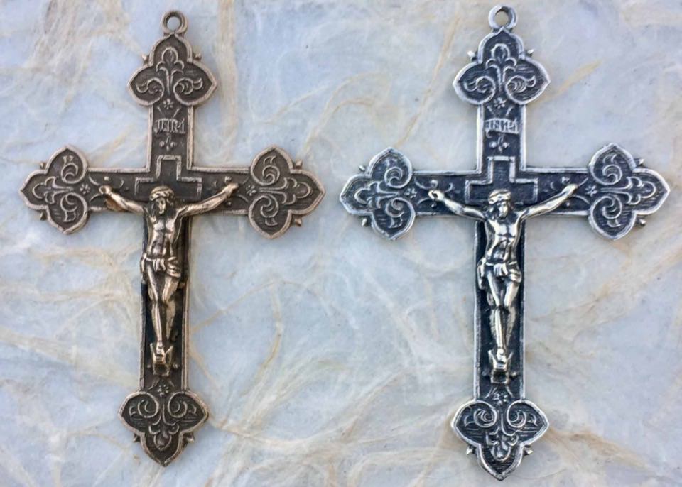 1490 – CRUCIFIX, Beautiful details/ plain back