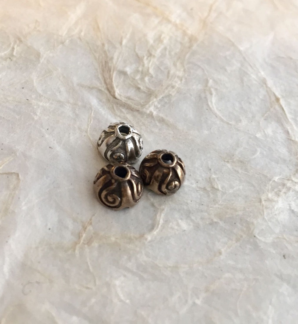 1496 - BEAD CAP - 6mm - Elongated Swirls