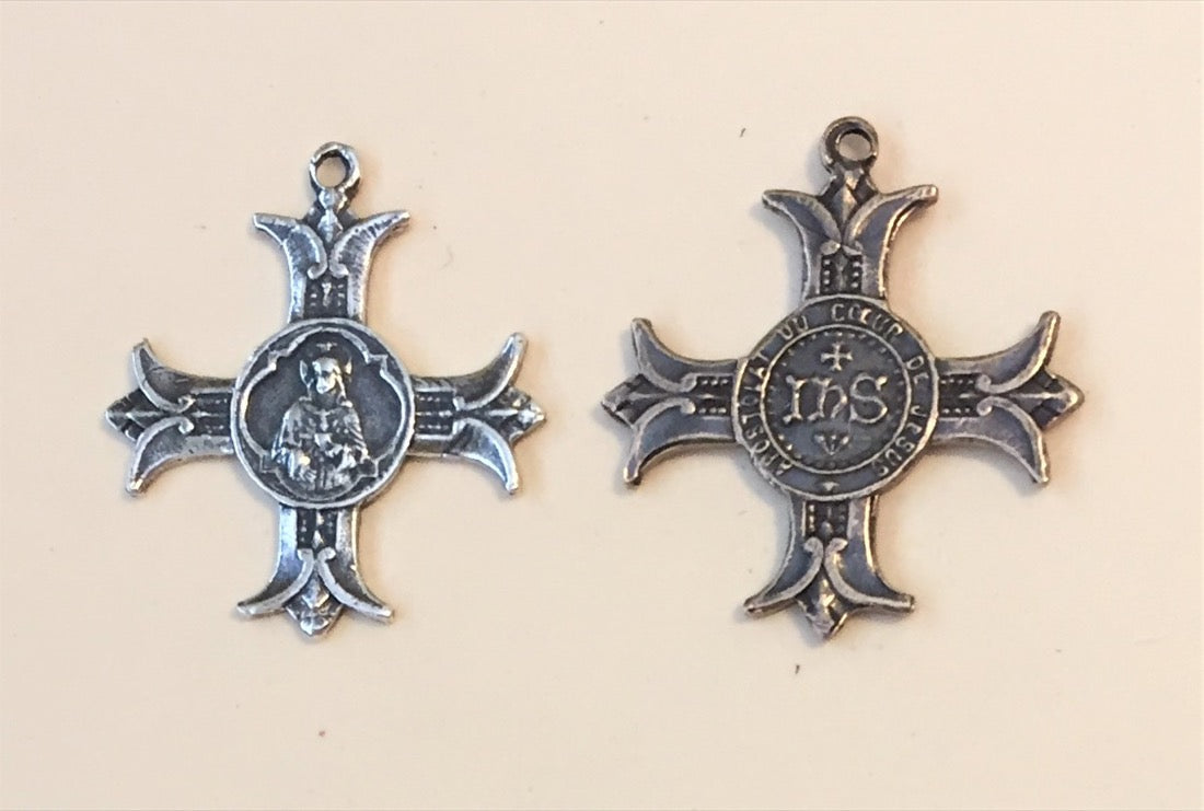 1529 CROSS, MEDAL - Jesus - Sacred Heart/ IHS, Small