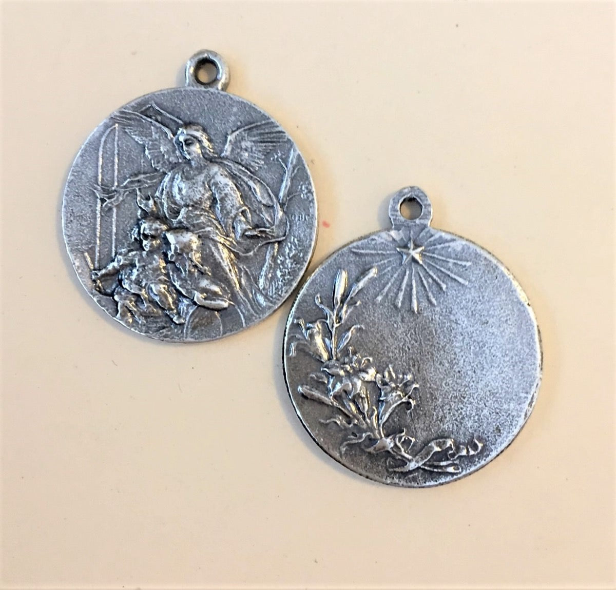 1535 MEDAL, Guardian Angel with Infant, Jesus/Floral with space to engrave, Lovely