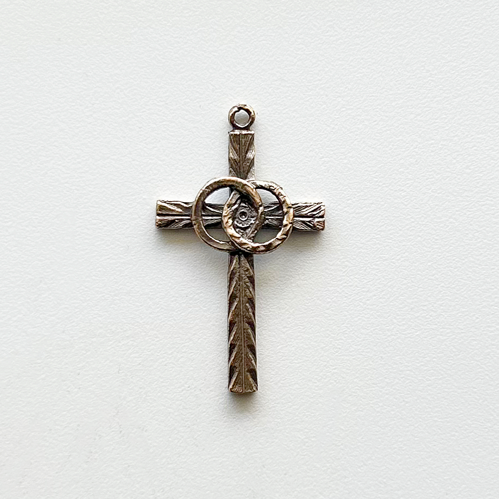 1552 CROSS, Embellished with two Wedding Rings