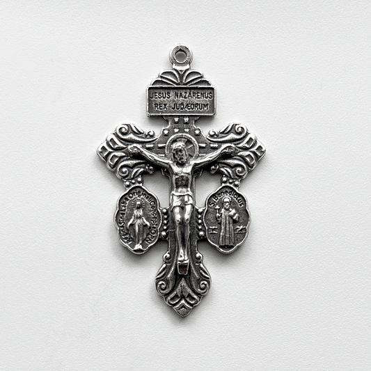 1568 – CRUCIFIX WITH MEDALS, Behold this Heart