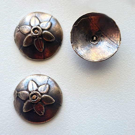 1588 FINDINGS, BEAD CAP, Flower, 1/2"