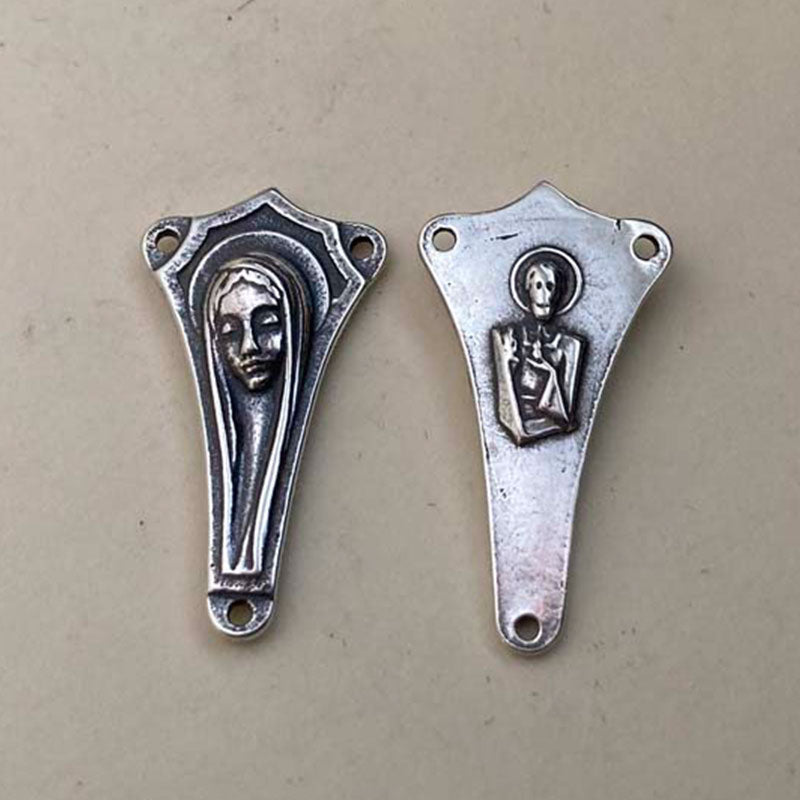 347 - Center, Madonna/Elongated