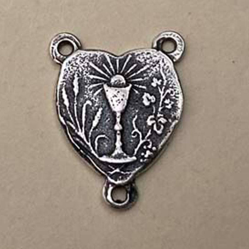 276 - CENTER, Heart Shaped with Eucharist