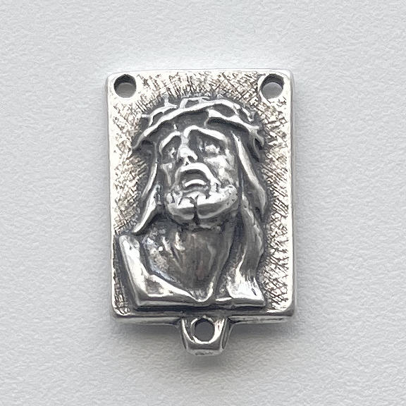 338 - Center, Jesus Face - 5/8""