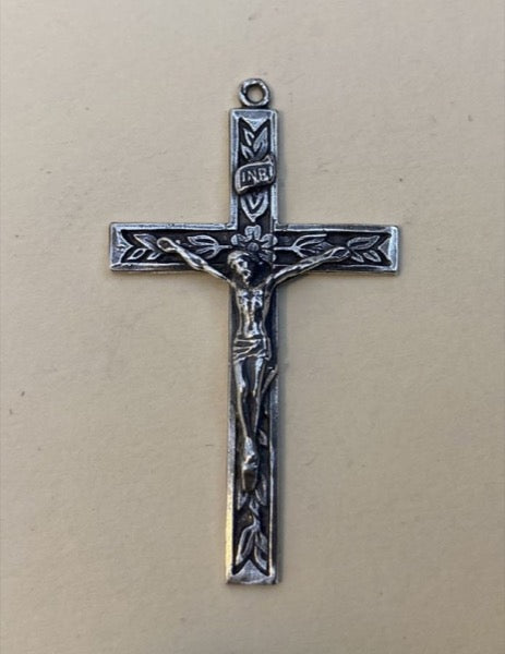 411 - Crucifix, Leaves and Flower