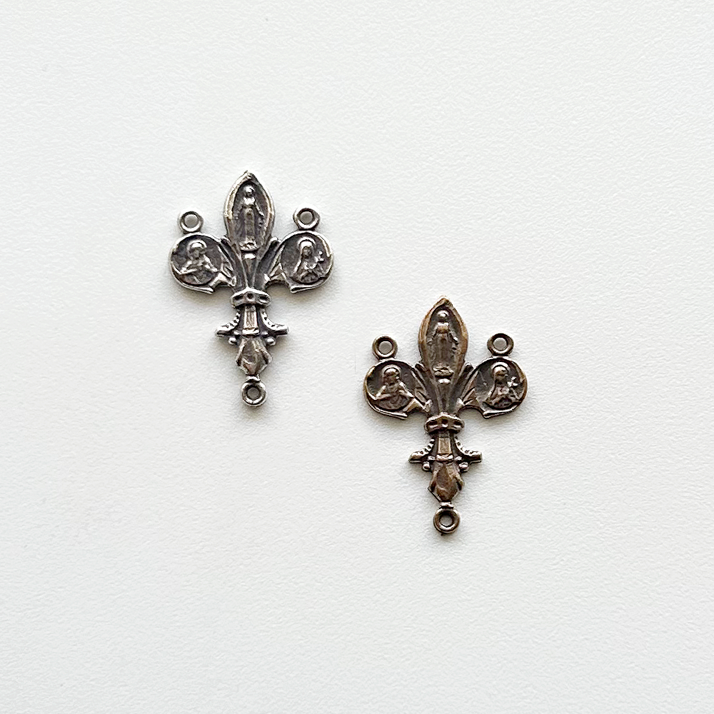 452 - Center, Fleur de Lis, France