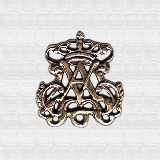 552 - Center, Ave Maria, Crown