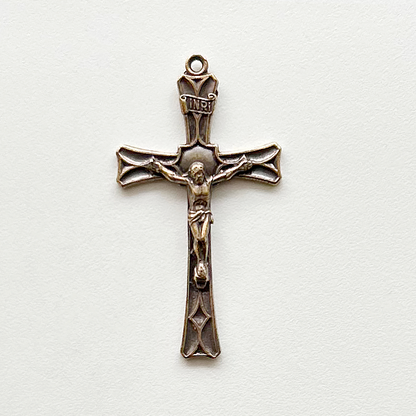 564 - Crucifix - Elegant 3