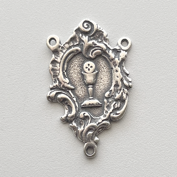 572 Center, Elegant Eucharist 2, 1 1/4"