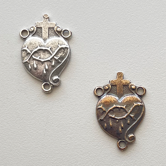 613 - Center, Precious Blood w/cross 3/4"