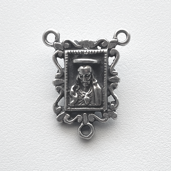 637 - Center, Jesus/Mary, Raised Images