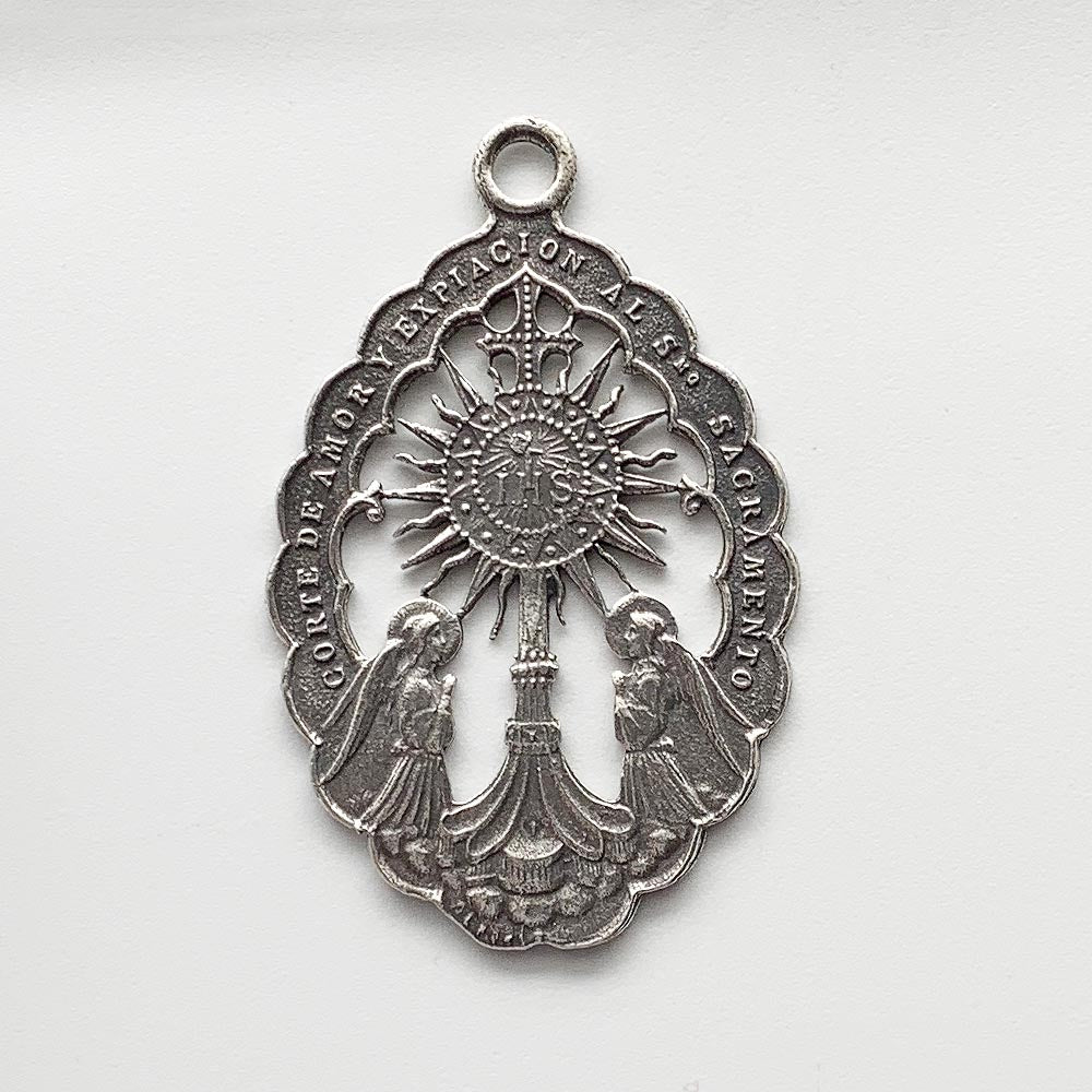 657 - Medal, Monstrance w/Angels