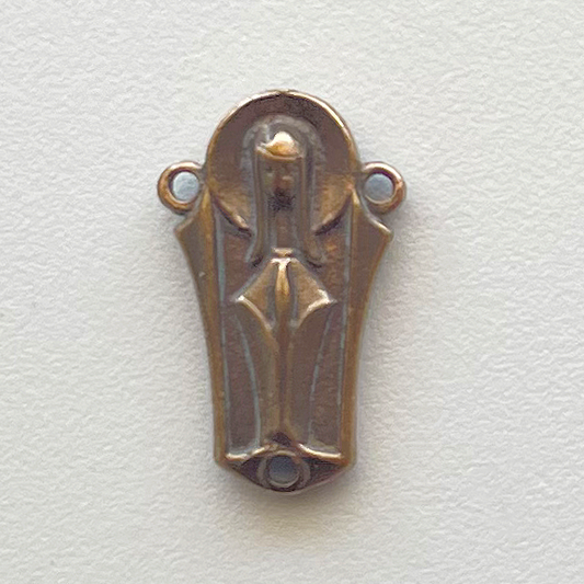 695 - Center, Mary, Gothic - 3/4"