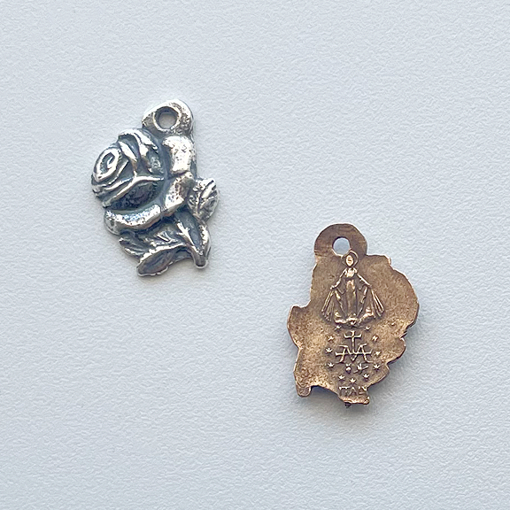 707 - Medal, Rose, Miraculous