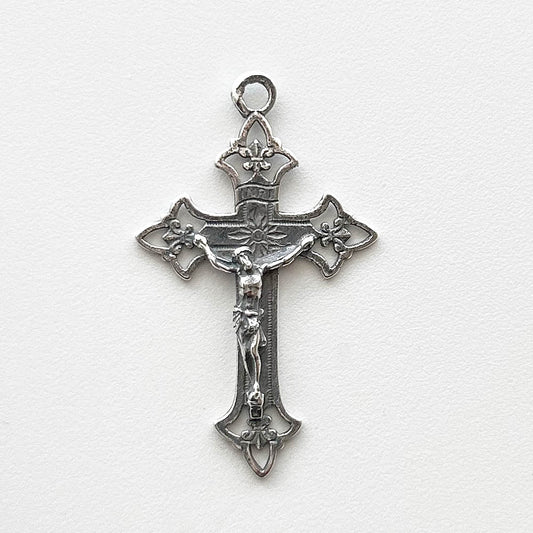 739 - Crucifix, Open Work, Buds