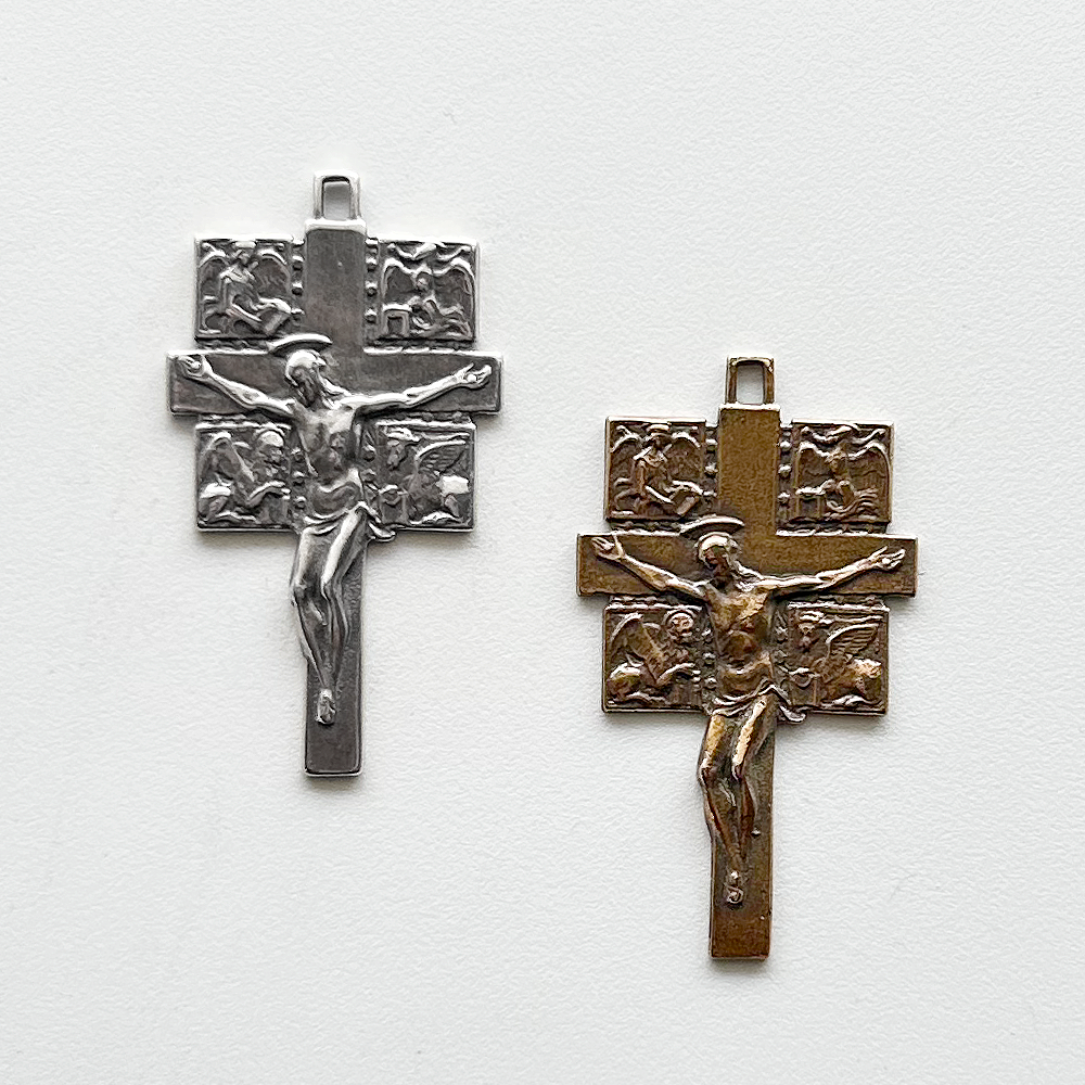 762 - Crucifix, Four Evangelists