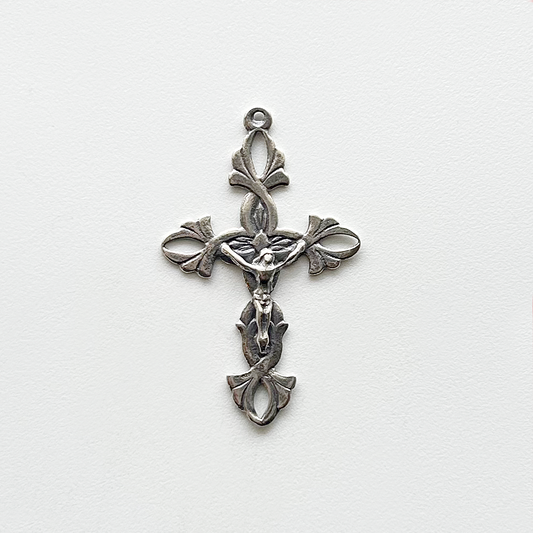 811 - Crucifix, Elegant Vines