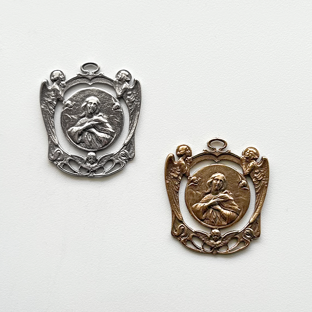 825 - Medal/Pendant, Mary with Angels