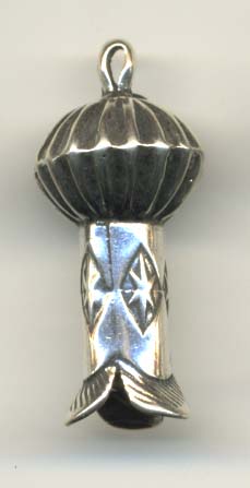 870 - Charm/Pendant - Squash Blossom