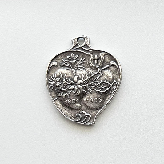 892 - Medal - Twin Hearts - 1881-1906