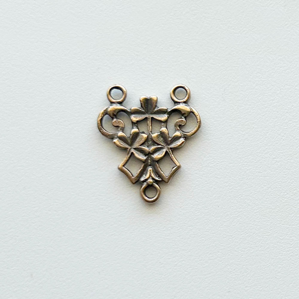 910 - Center - Shamrock
