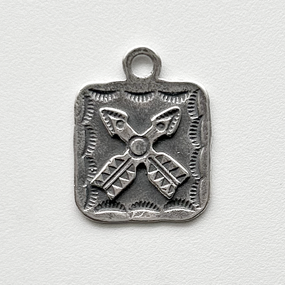 978 - Charm - Crossed Arrows