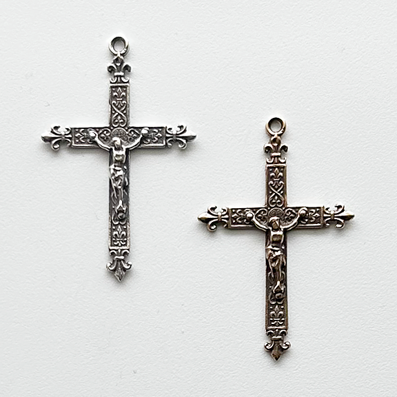 981 - Crucifix - Patterned - Fleur de Lis