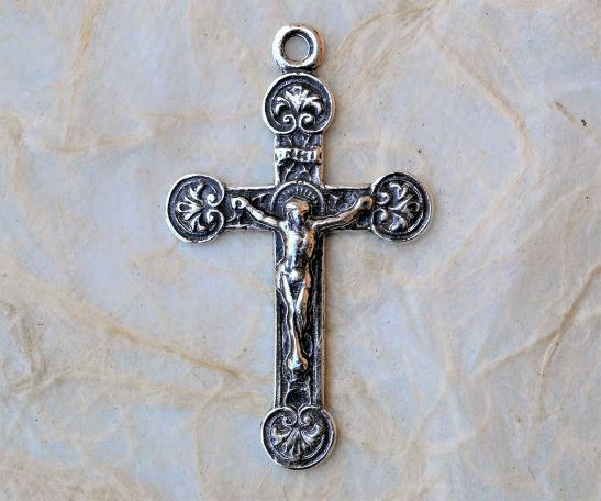 1491 - CRUCIFIX, Flower Points, Delicate