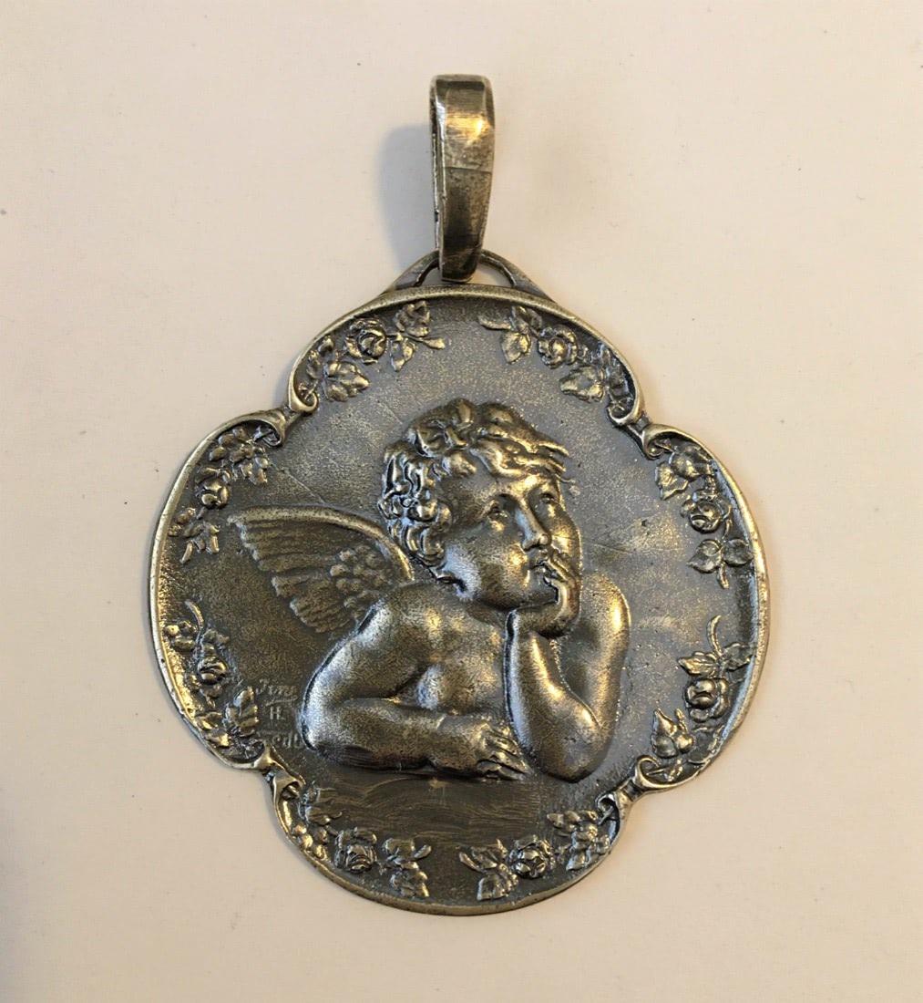 OR-02 ORNAMENT –  Day Dreaming Angel Within a Wreath of Roses