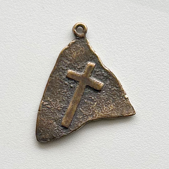 1031 - Medal/Charm - Cross